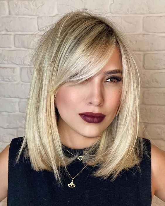 2024's Trending Style Italian Bob Haircut Elegance & Versatility