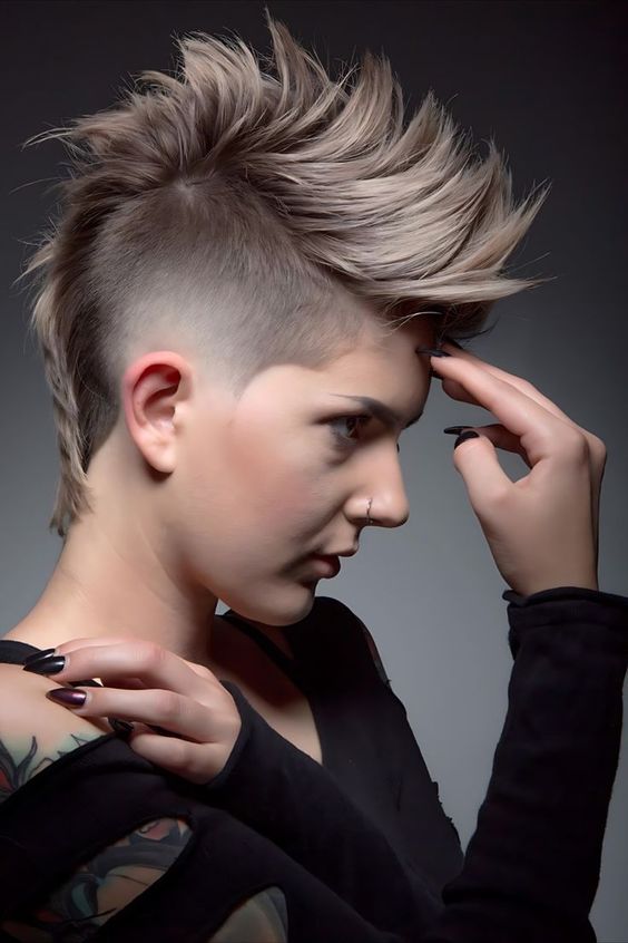 Top 17 Mohawk Hairstyles For Women In 2024 Trendy Edgy Chic Haircuts   3 53 