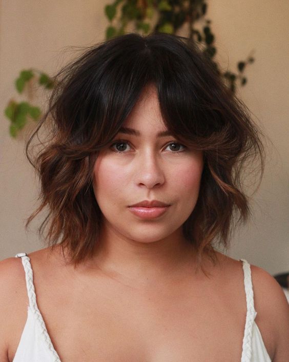 Top 22 Trendy Medium Length Haircuts for 2024: Chic, Versatile Styles