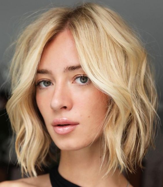 Discover 2024 S Trendiest Short Layered Haircuts For All Hair Types   15 1 