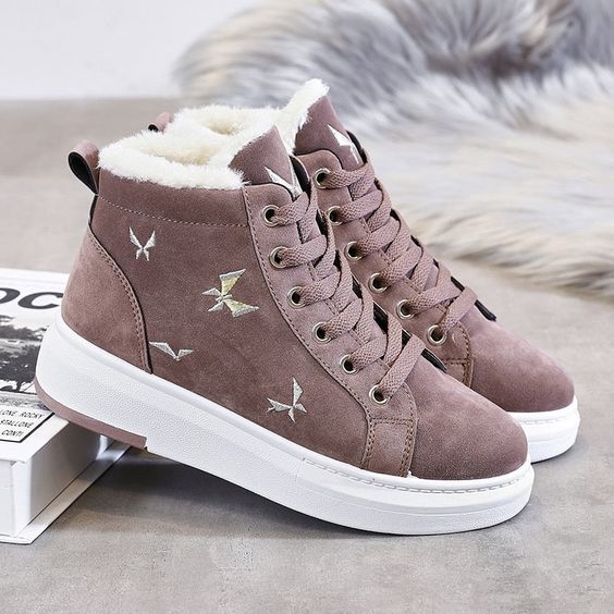 2024 Sneaker Fashion Top 19 Trends For Men Women Style   17 28 