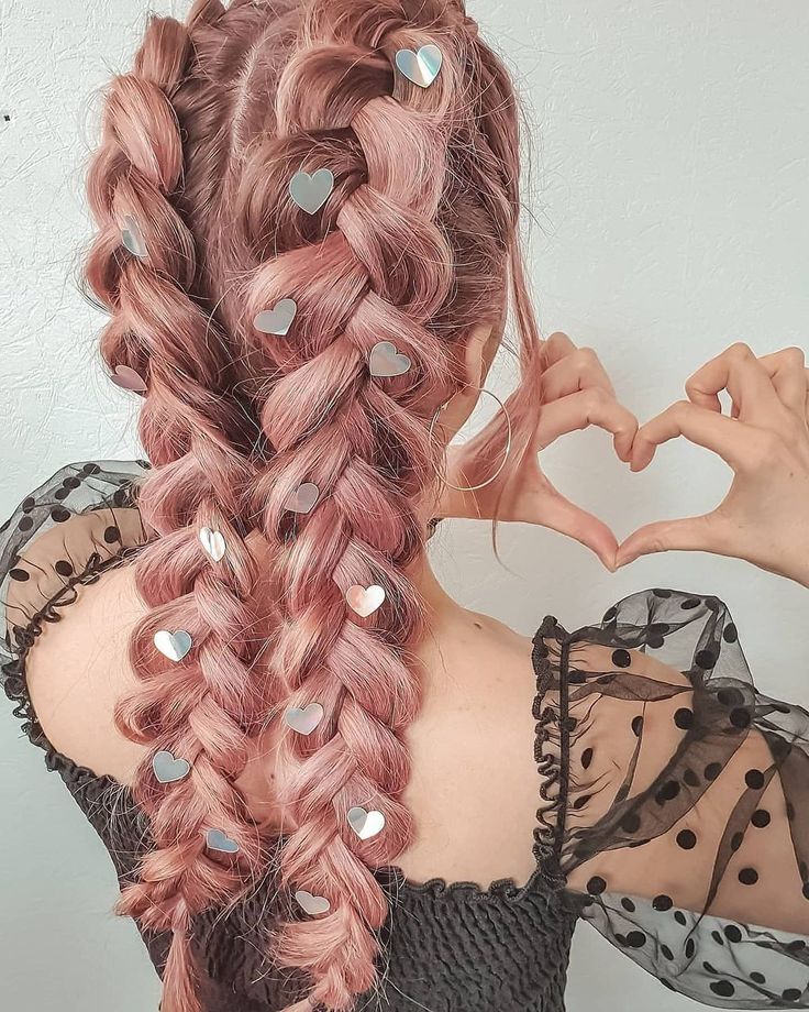 Stunning Valentine’s Day Hairstyles to Elevate Your Look and Confidence