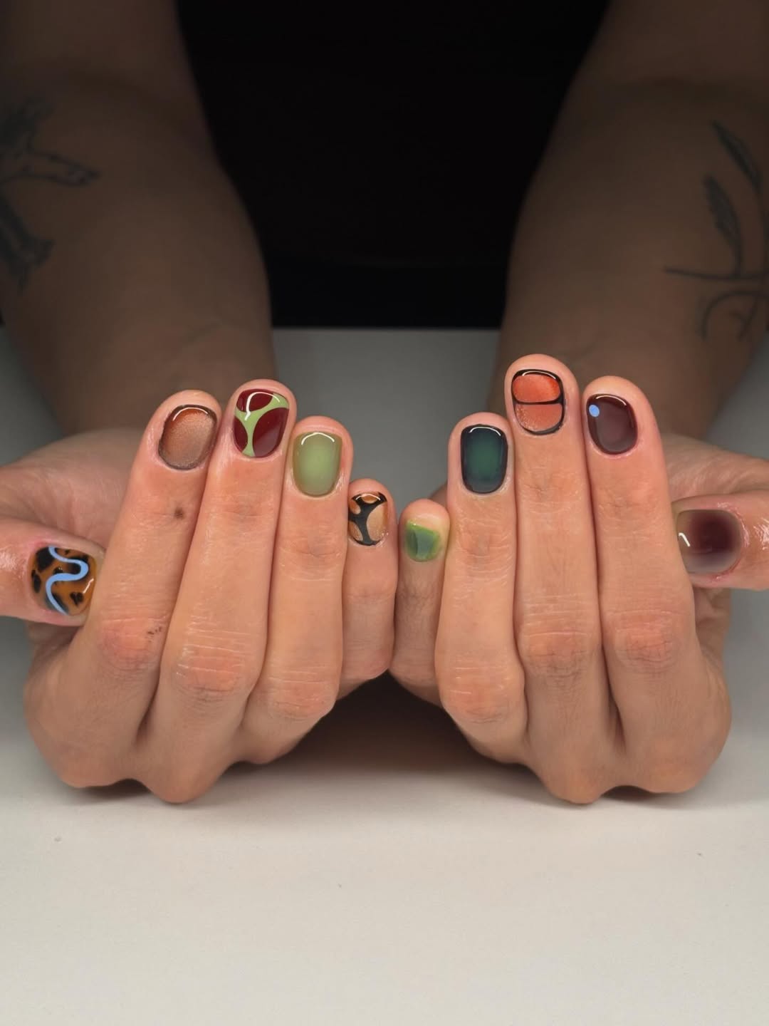 Abstract Blob Art Short Gel Nails