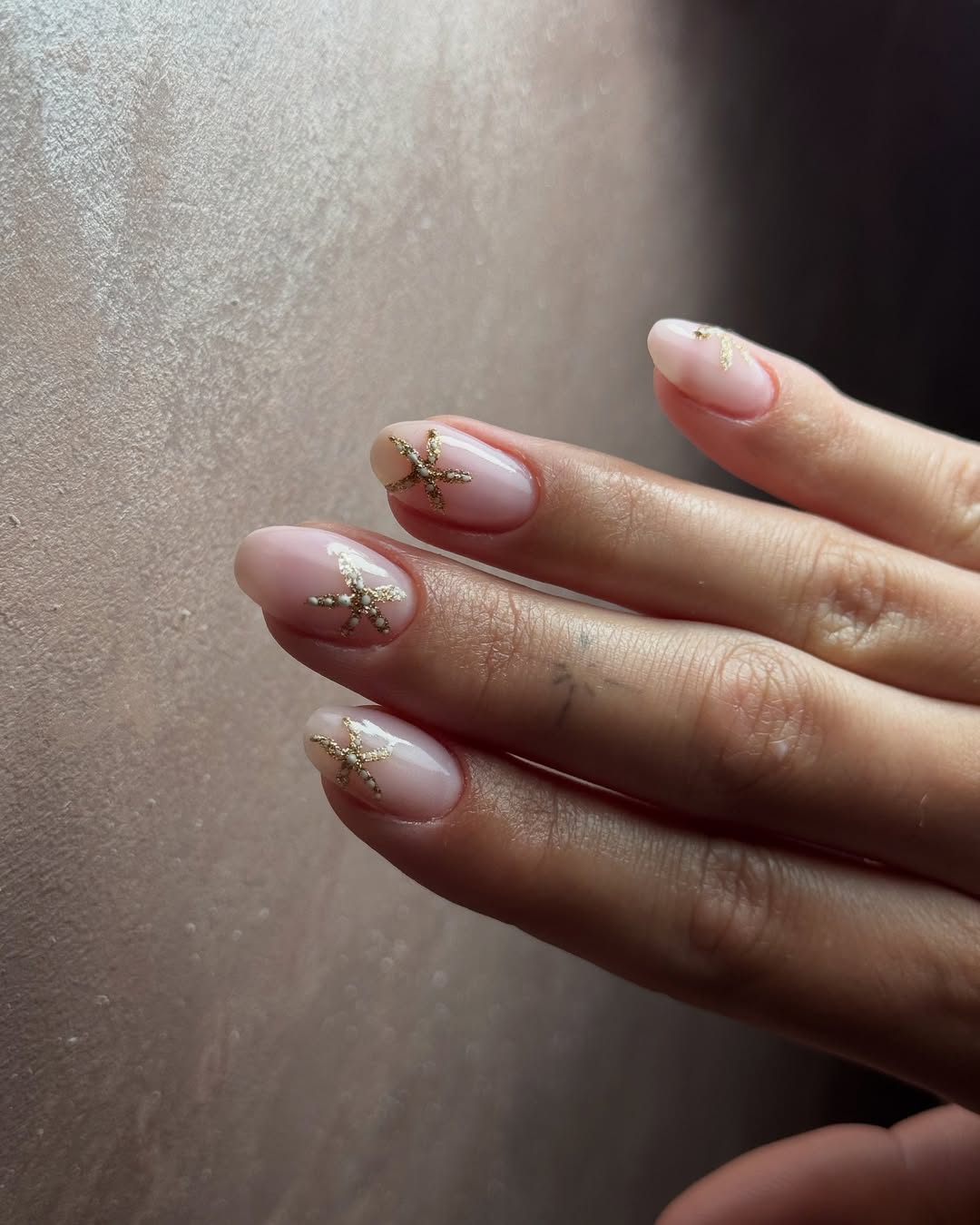Barely There Nude Gold Starfish Oval Nails