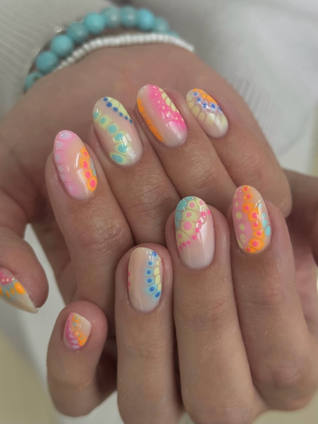 Bright Ombré Dot Pattern Oval Nails