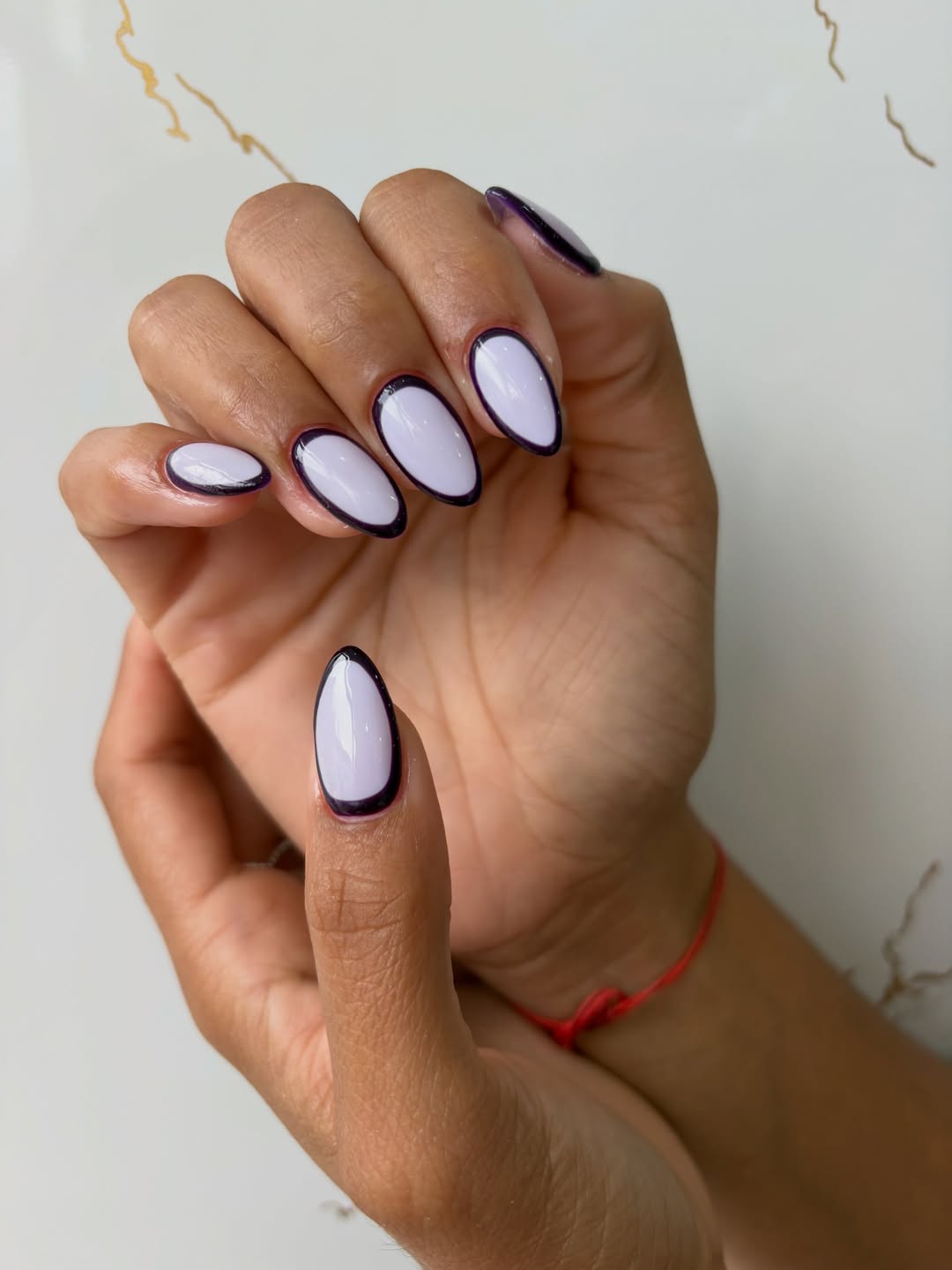 Cartoon Almond Outline Light Purple Nails