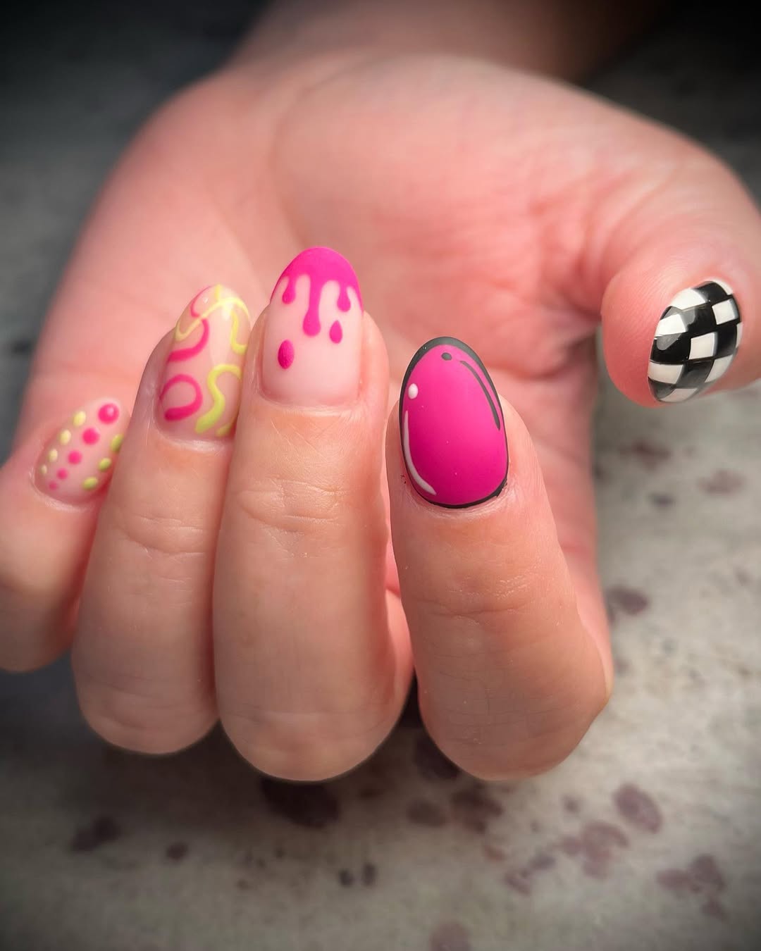 Cartoon Pop Art Swirl Drip Checkerboard Manicure