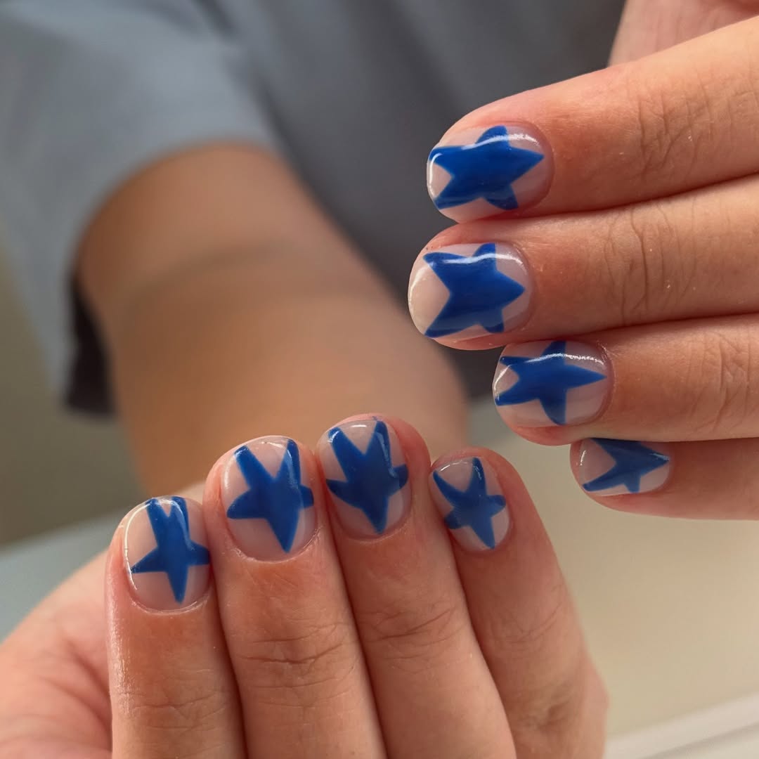 Clear Base Blue Star Glossy Short Oval Nails