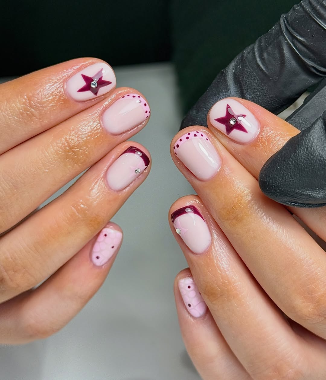Cute Burgundy Minimalist Short Round Nails