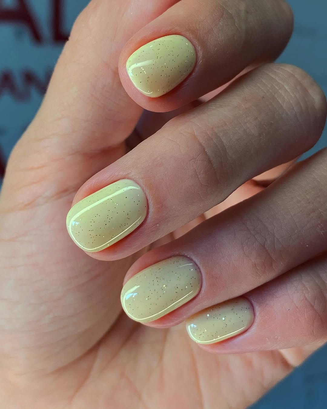 Dainty Yellow Glitter Short Round Nails