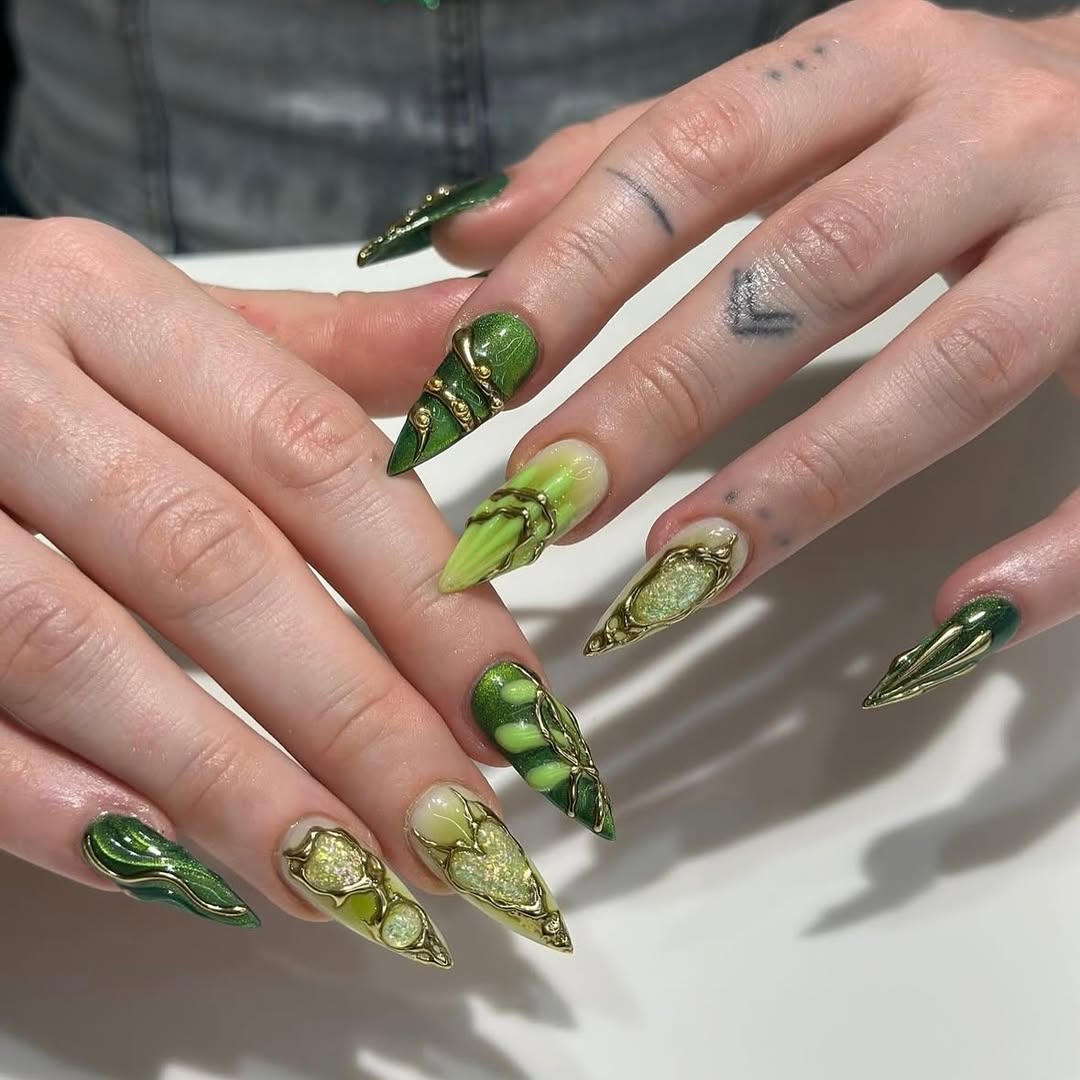 Emerald Green Glimmer 3D Stiletto Dragon Nails