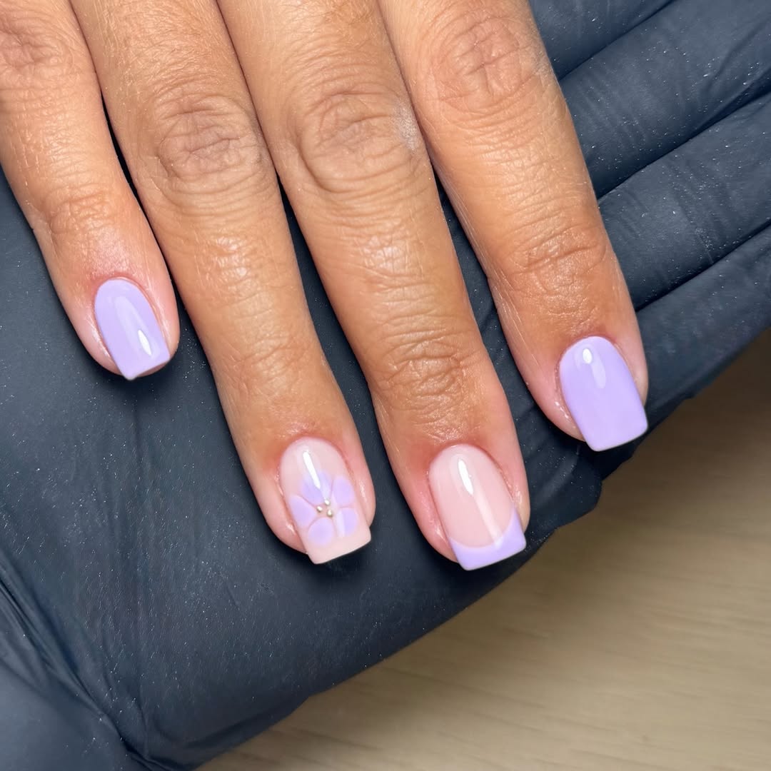 French Tip Lilac Short Square Nail Art