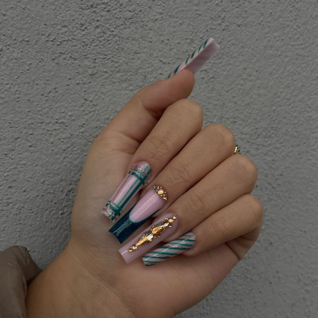 Glamorous Pink And Teal Plaid Rhinestone Coffin Nails