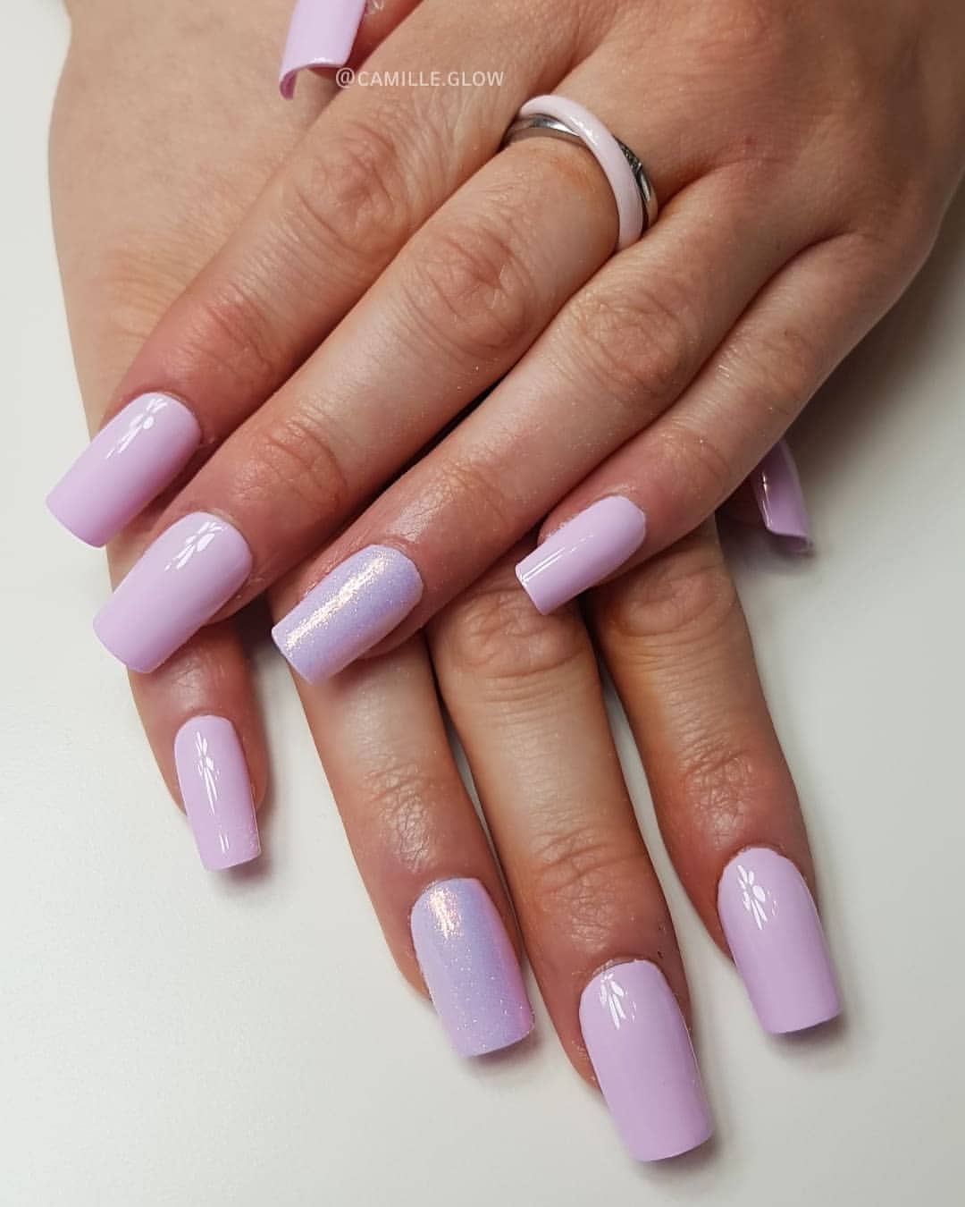 Glossy Lilac Square Shimmer Accent Nails