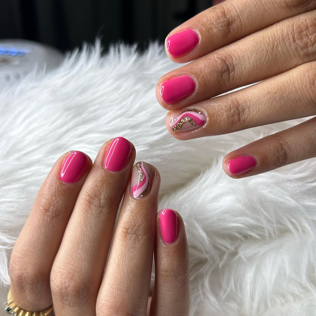 Hot Pink Swirl Accent Short Round Gel Nails