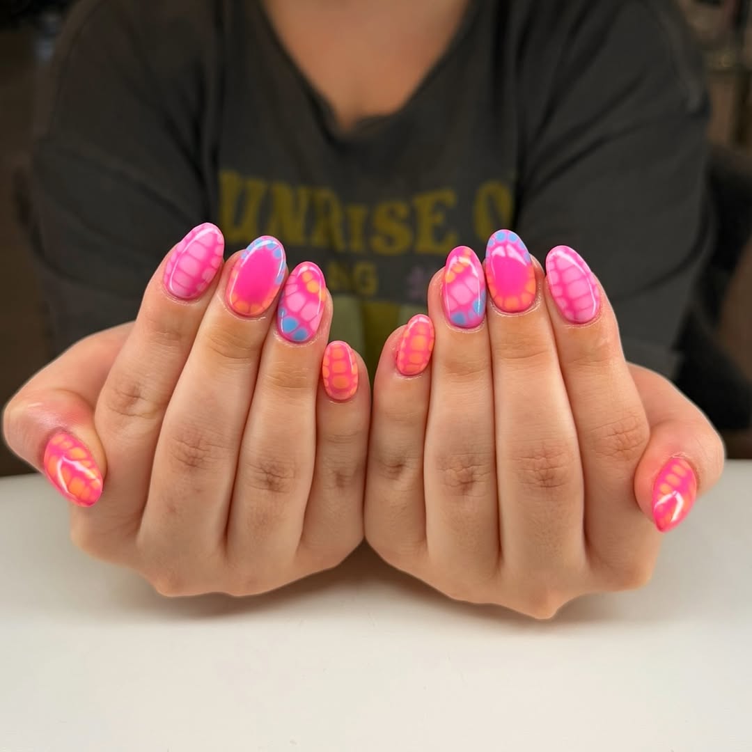 Hot Pink Wavy Checkerboard Almond Aura Nails