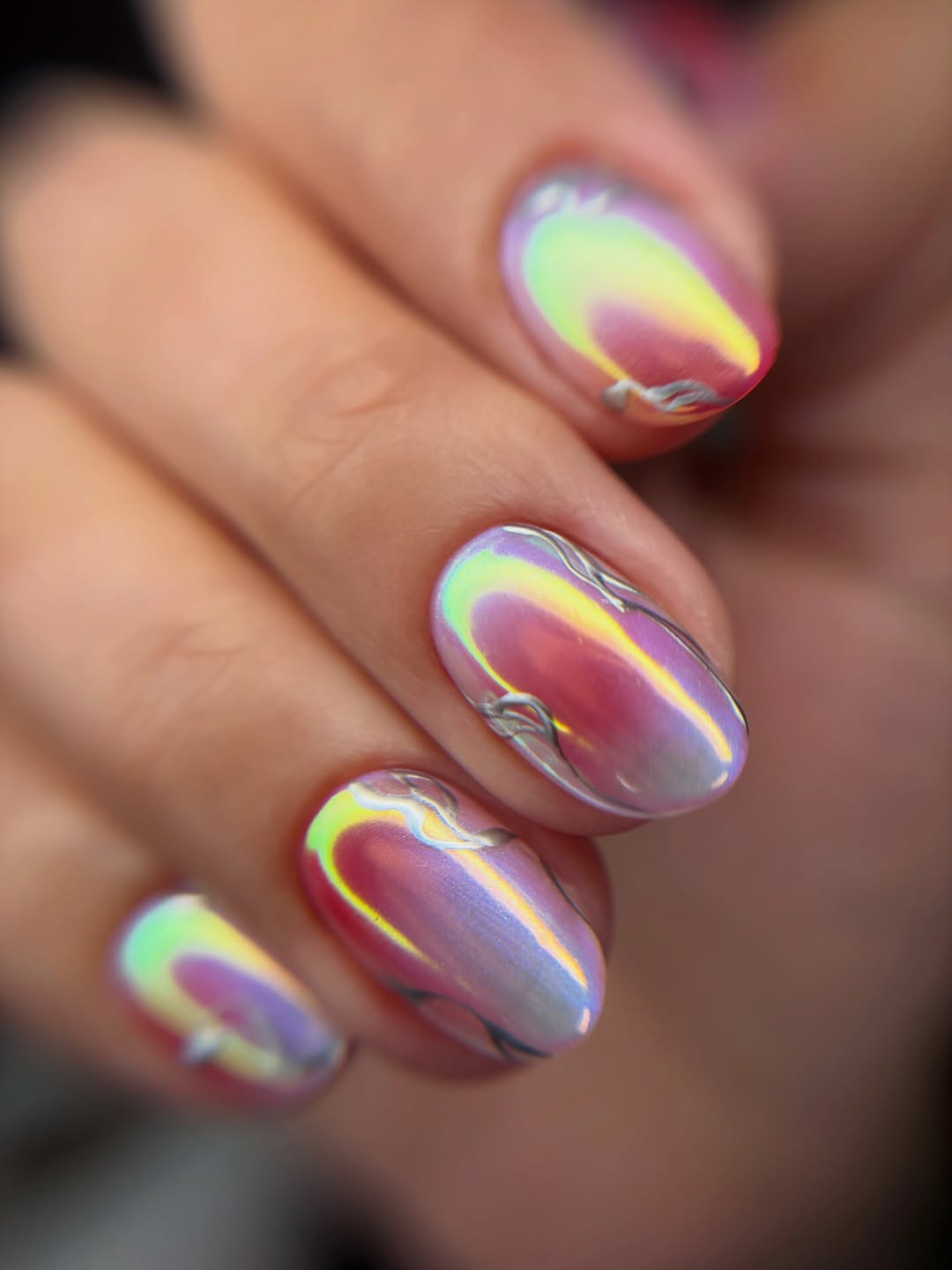 Iridescent Pink Aurora Chrome Medium Oval Nails