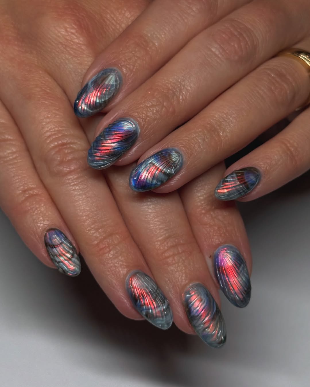 Iridescent Sea Shell Ocean Blue Red Nails