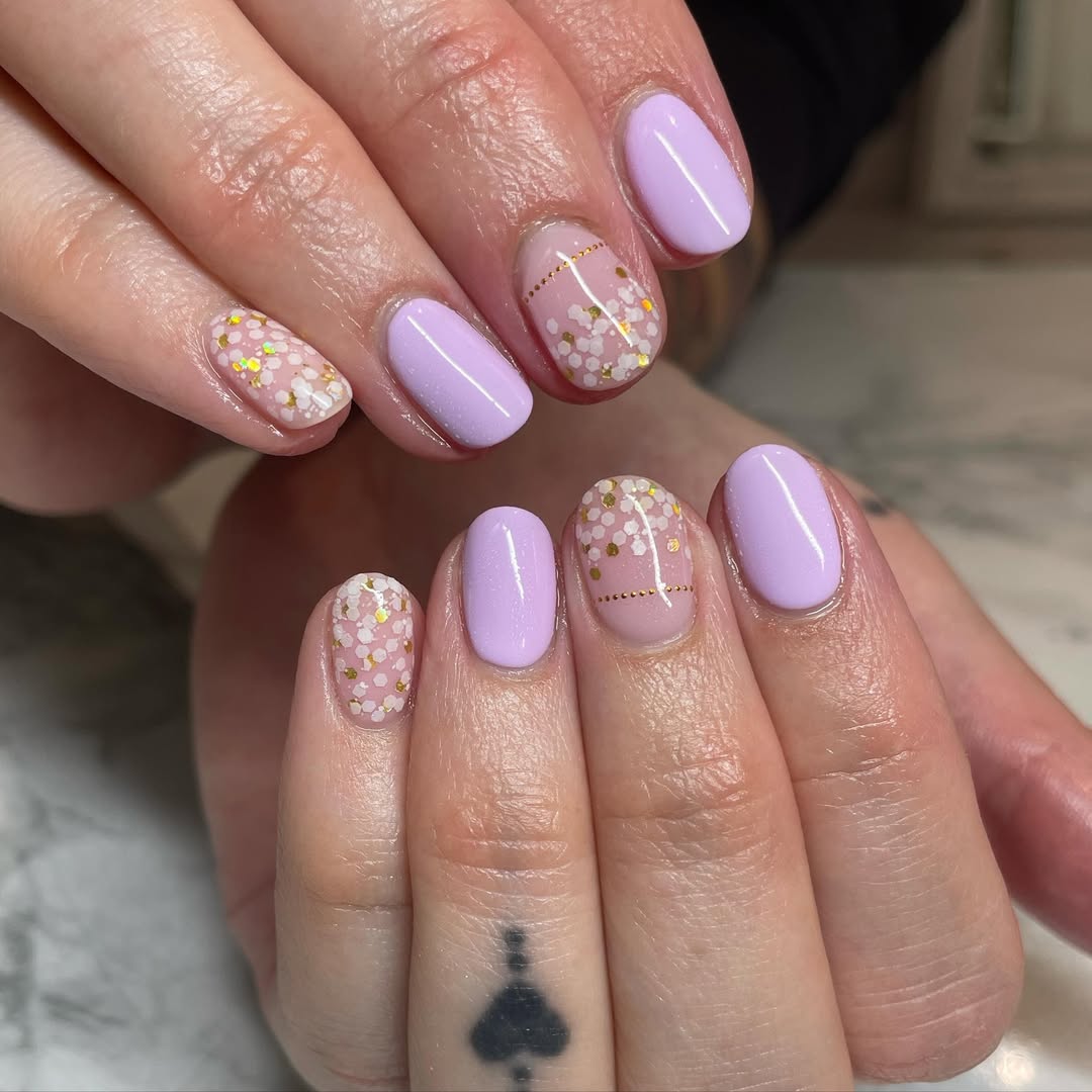 Lilac Ombre Floral Accent Short Oval Nails