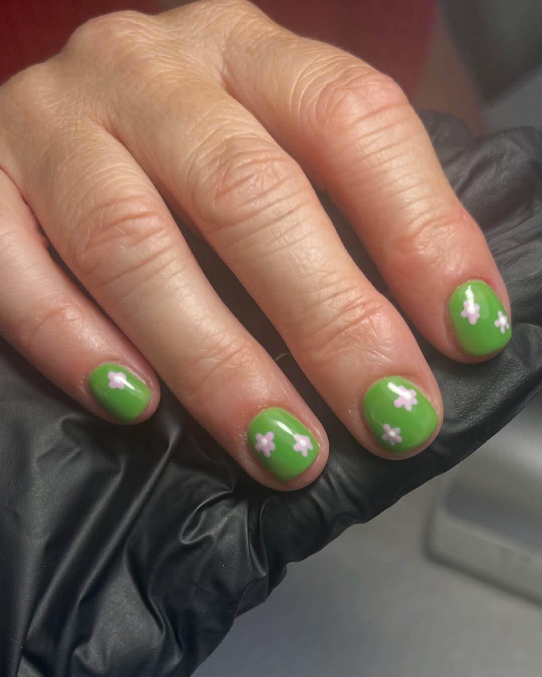 Lime Green Glossy Oval Daisy Short Nails