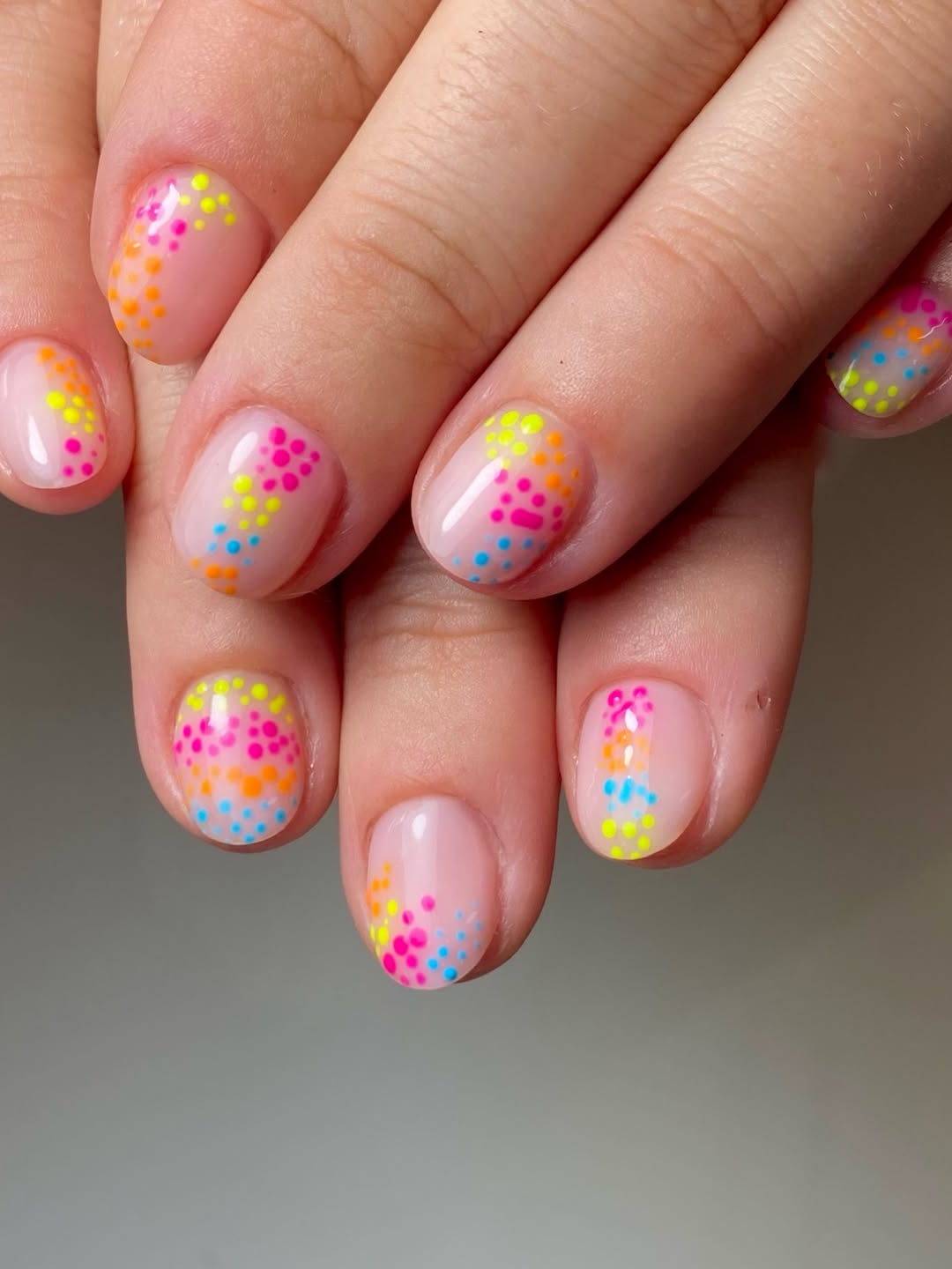 Neon Jelly Dot Short Round Nails