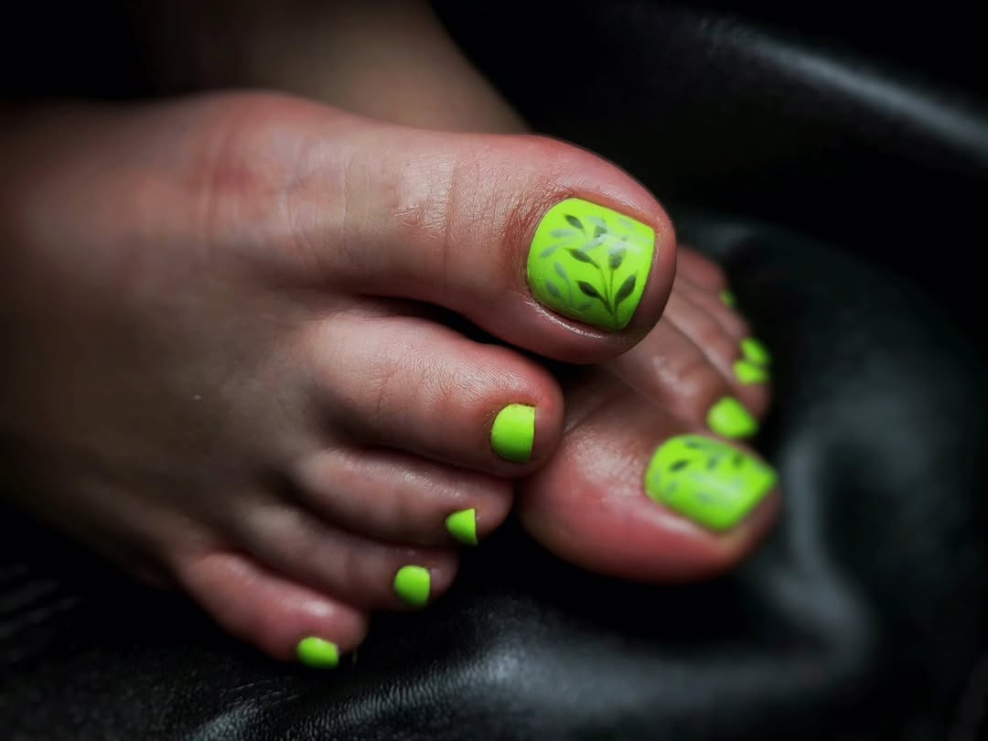 Neon Lime Green Leafy Pedicure