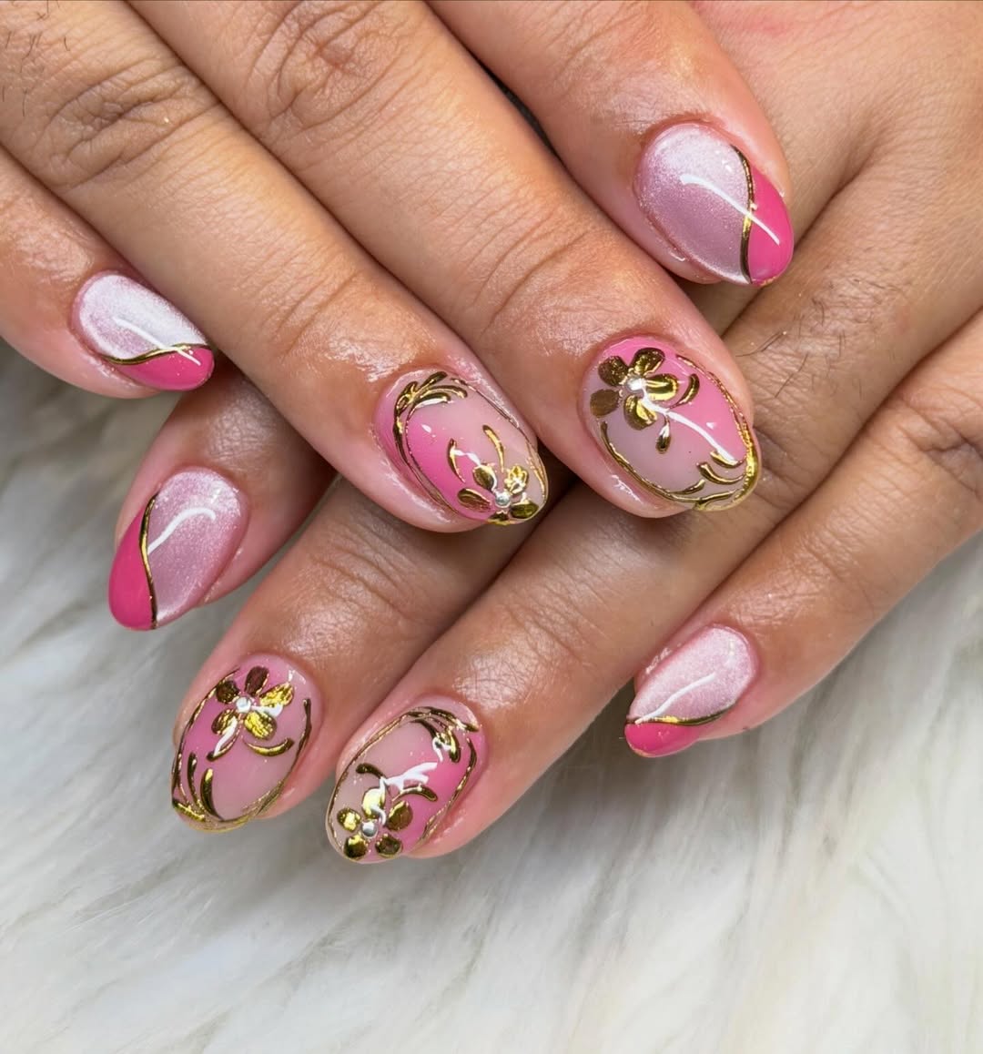 Pink Ombre Gold Swirl Short Oval Nails