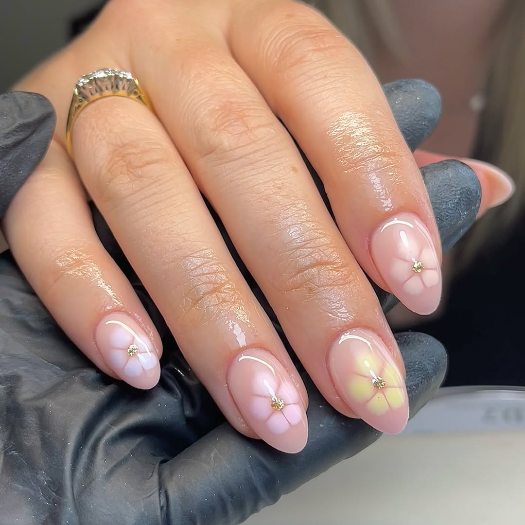 Soft Blossom Ombré Nude Nails with Gold Gems