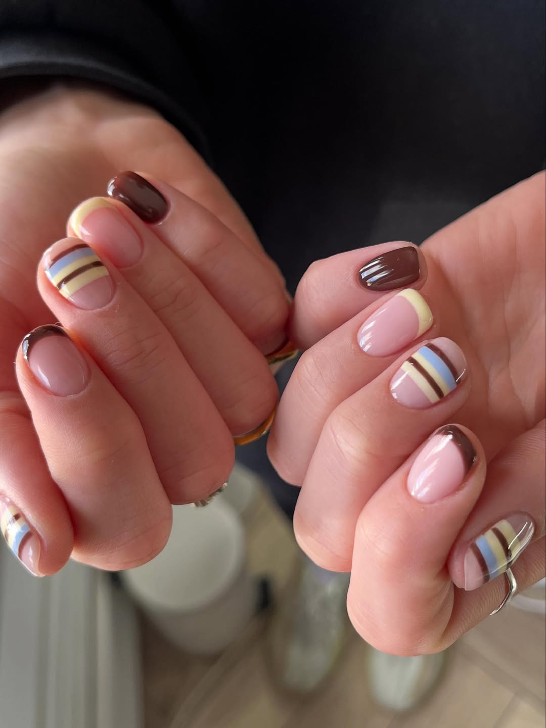 Soft Pastel Horizontal Stripe Short Oval Nails