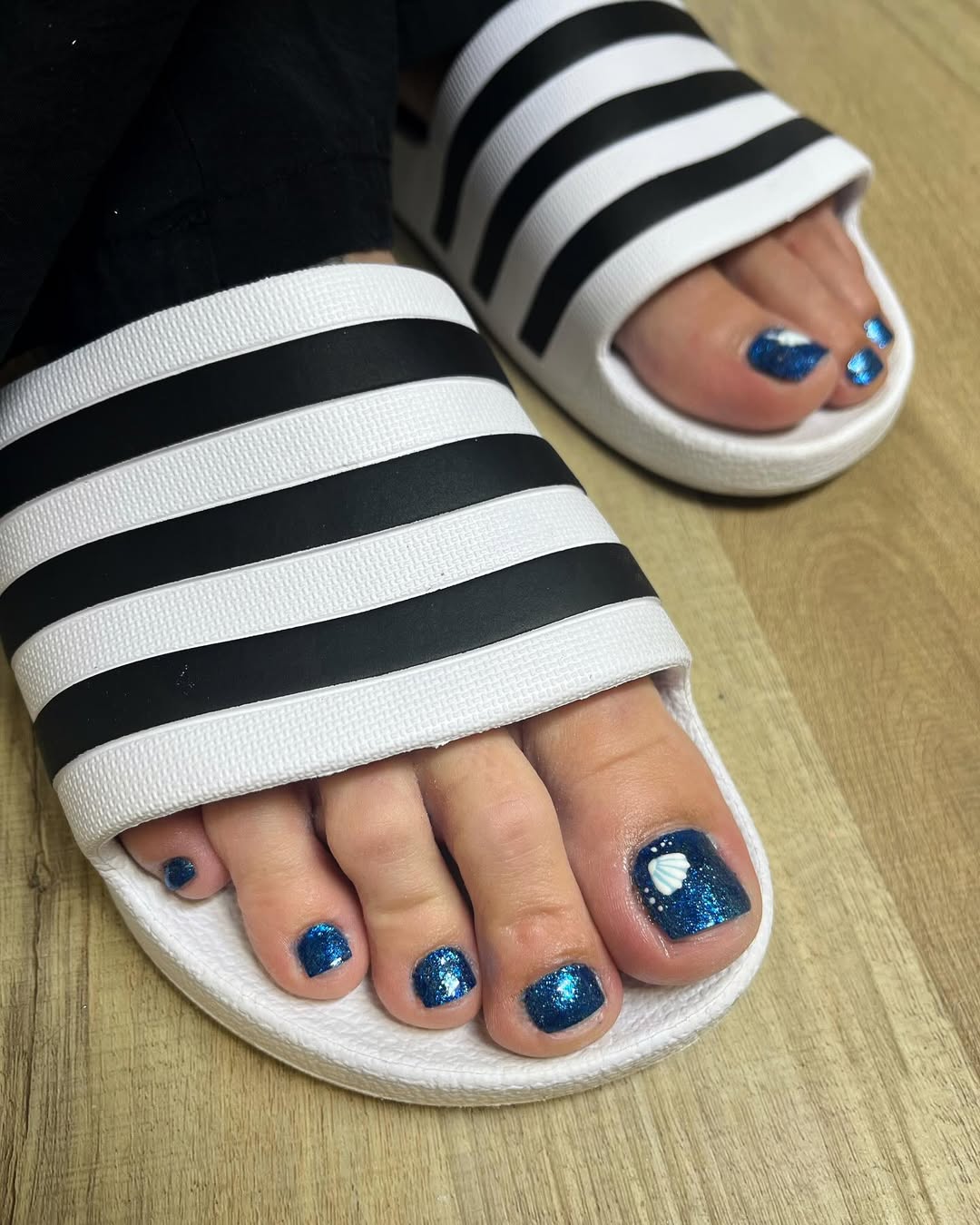 Sparkling Teal Toes with Seashell Accents