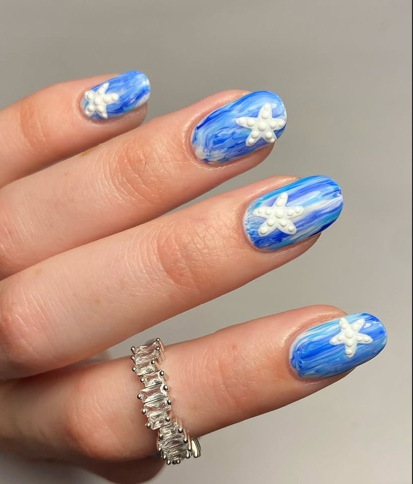 Swirled Ocean Blue Starfish Short Oval Nails