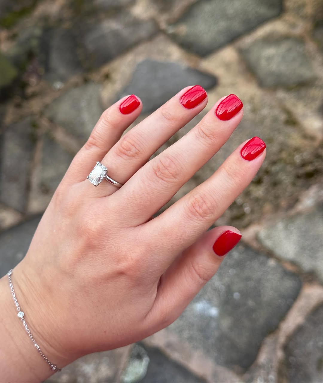 Vibrant Glossy Chili Red Short Rounded Nails