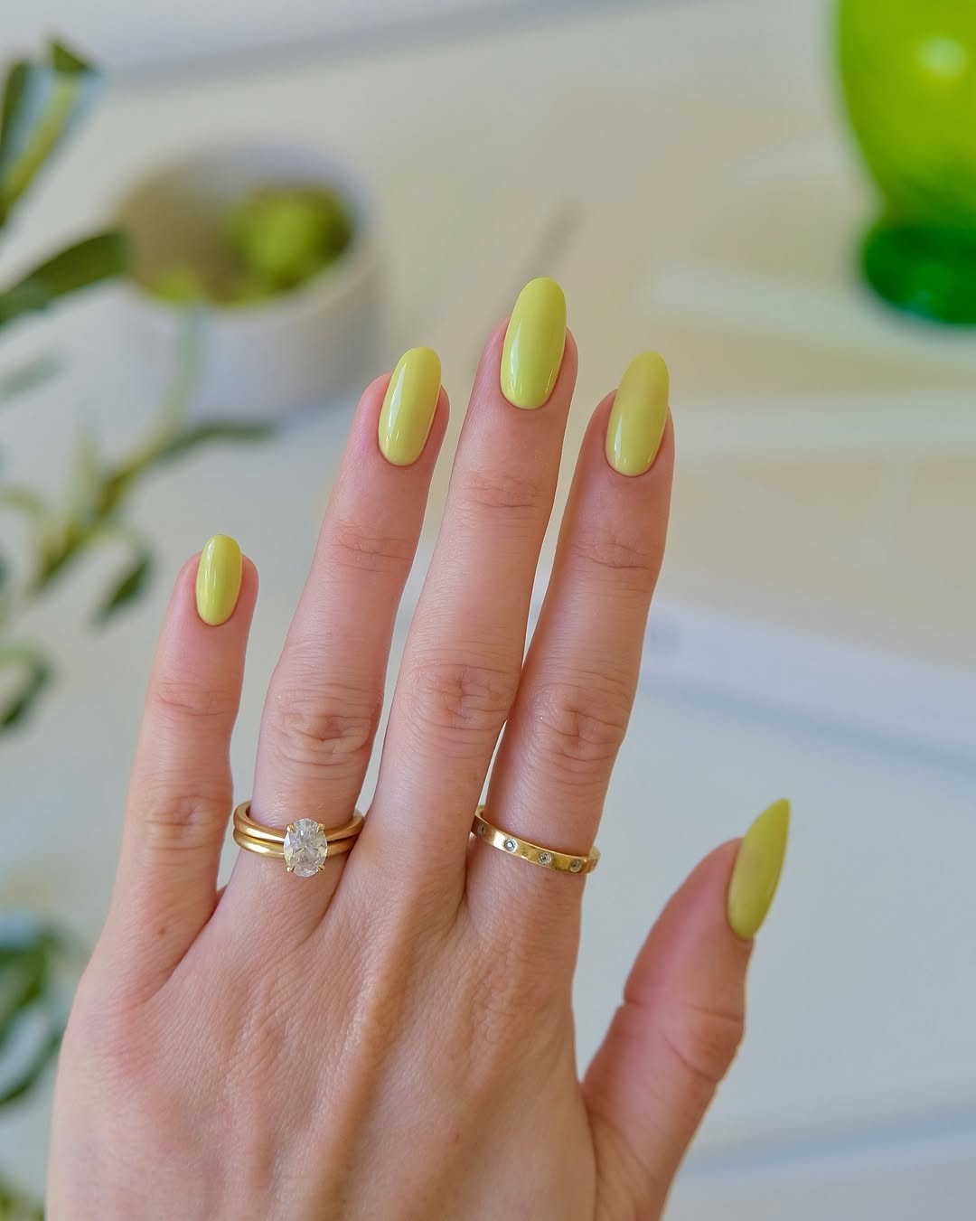 Vibrant Lime Green Glossy Medium Oval Nails