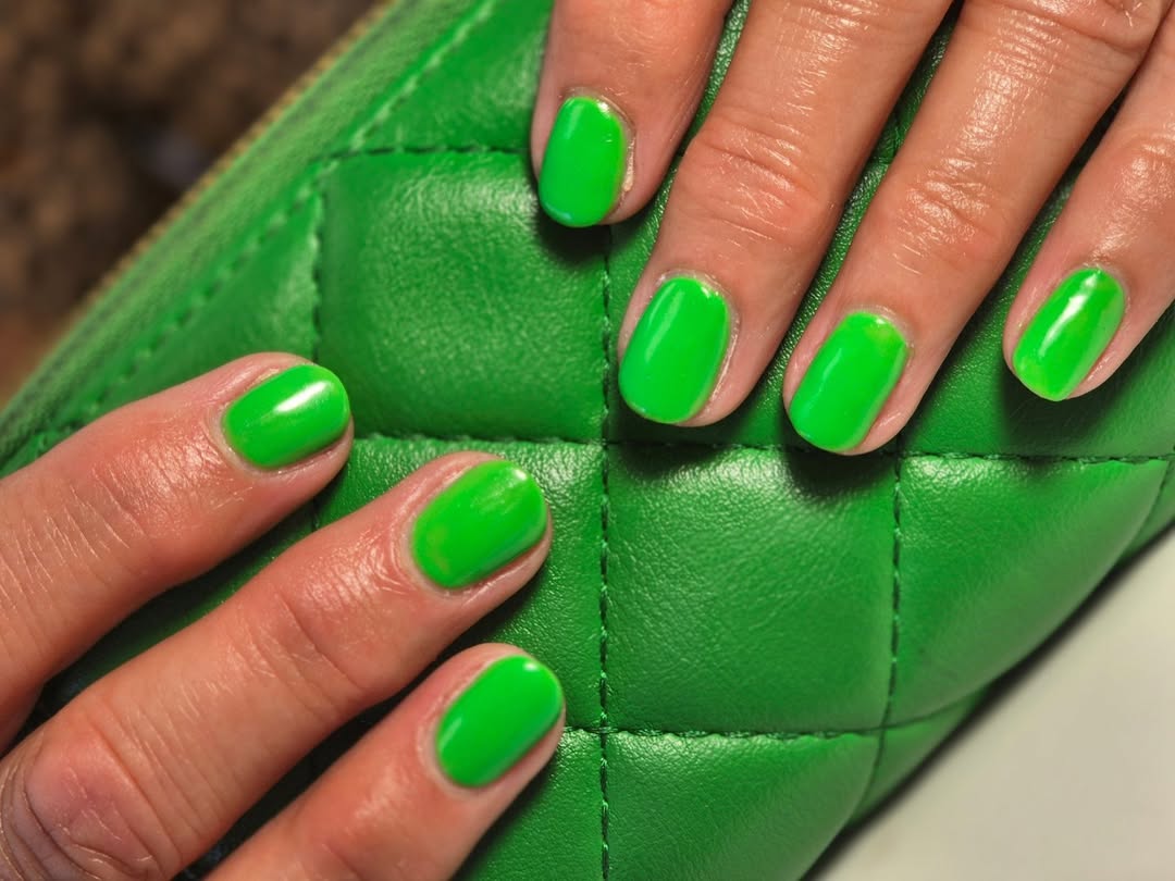 Vibrant Neon Green Glossy Short Round Nails