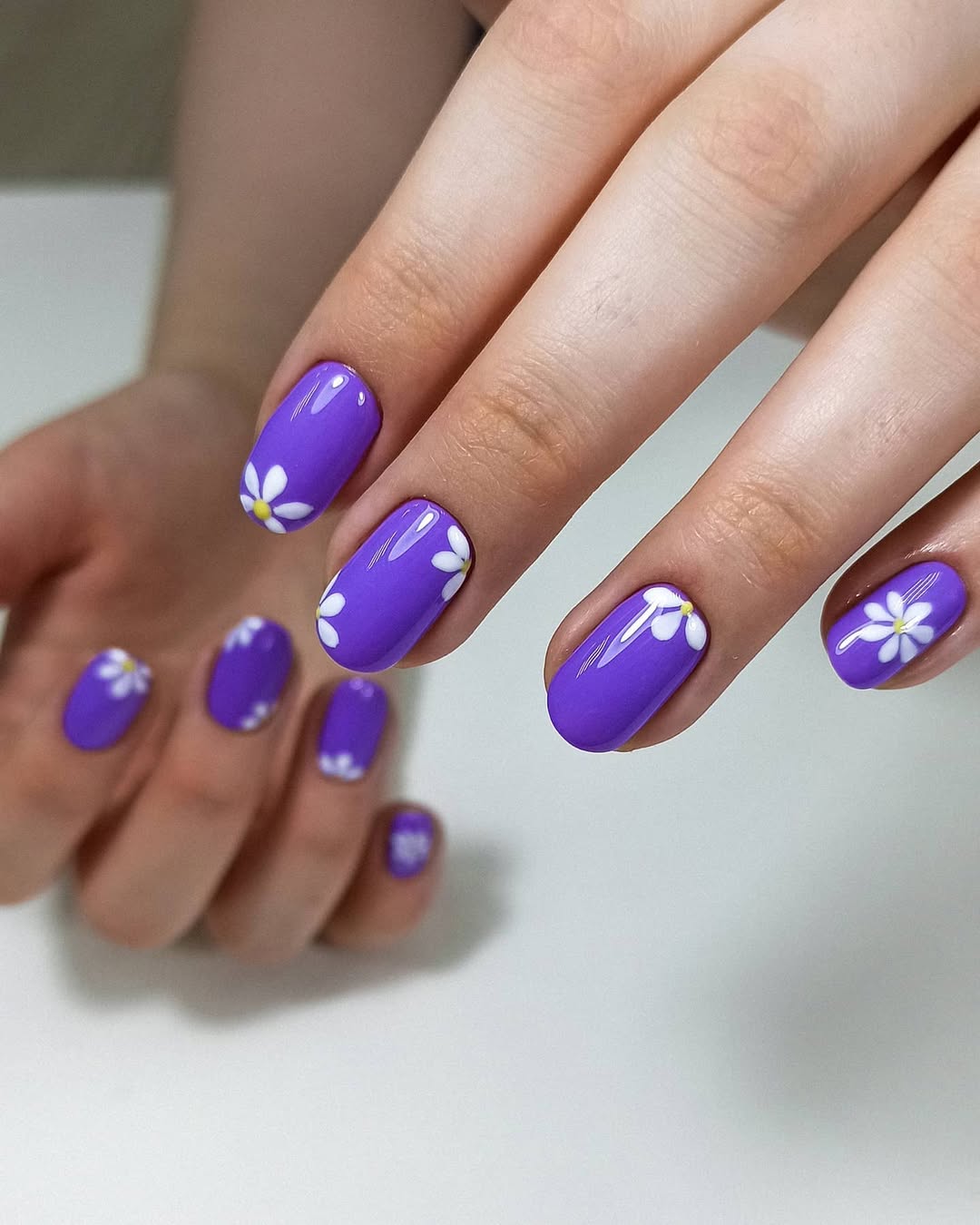 Vibrant Purple Daisy Short Oval Manicure