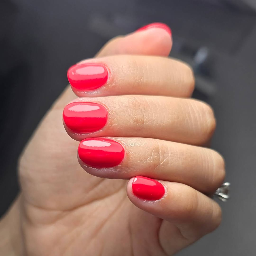Vibrant Red High Gloss Short Oval Nails