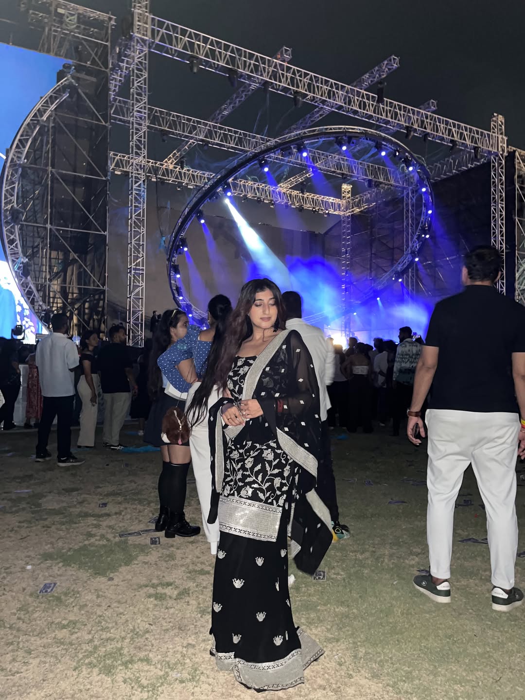 25 Concert Outfit Ideas You Need for 2026 23 Black Embroidered Suit & Sheer Dupatta Festival Look