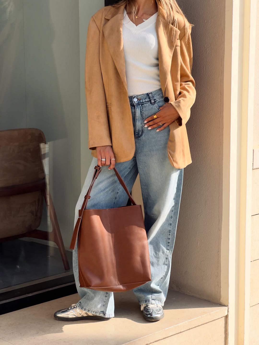 29 Work Outfits You Need for 2026 Trends 27 Camel Blazer With Light Wash Jeans And Tote