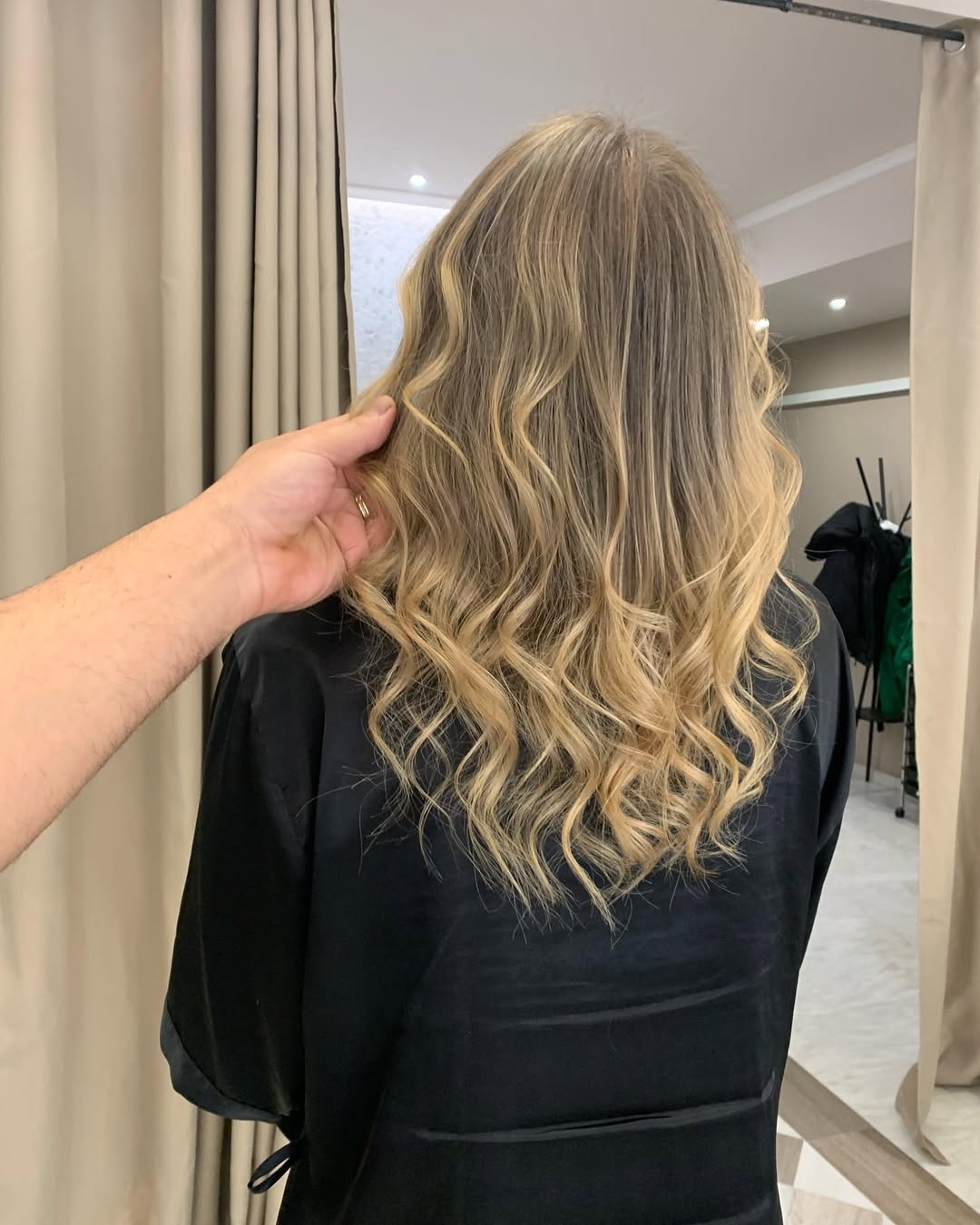 Caramel Blonde Balayage with Voluminous Waves