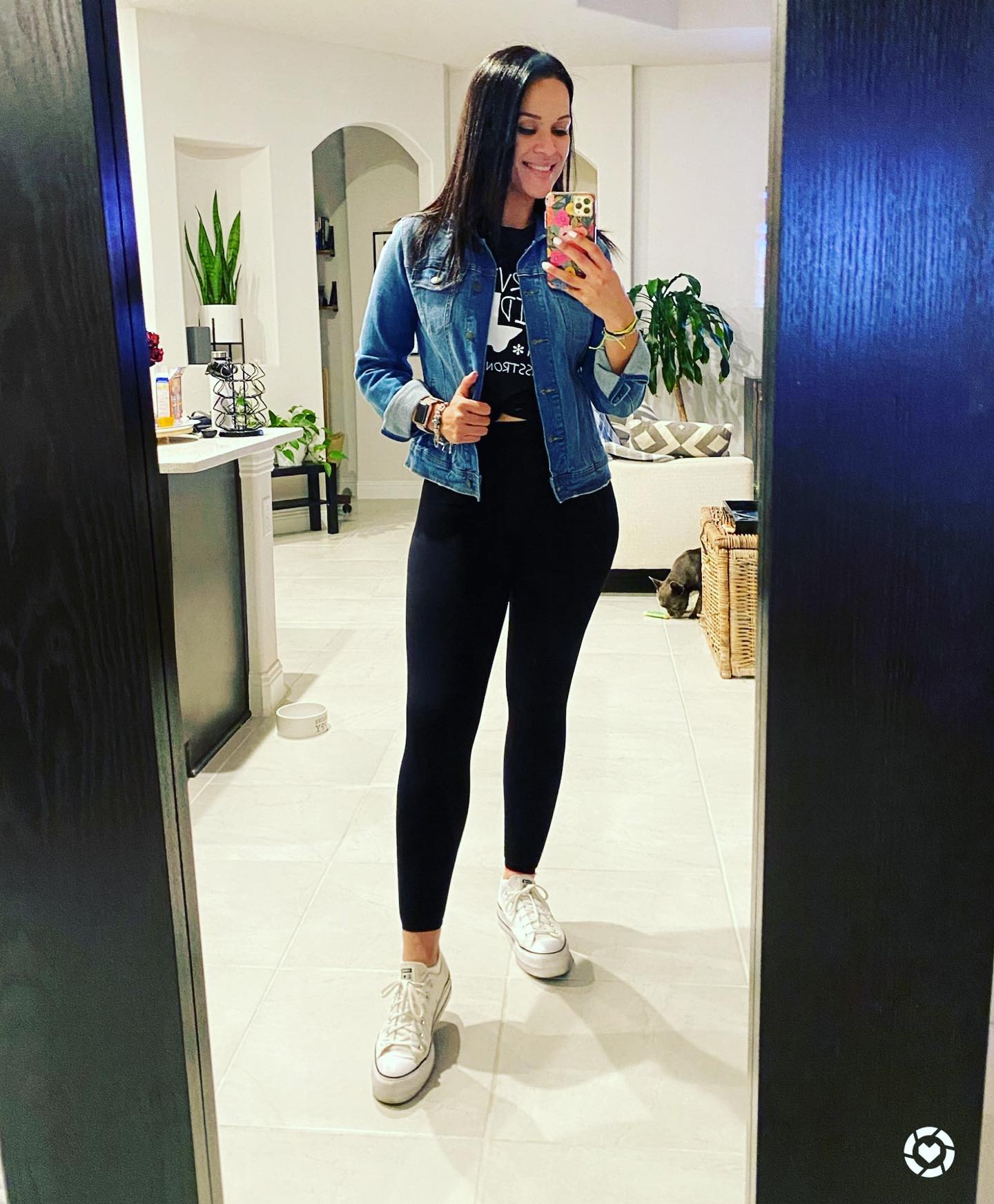 27 Jean Jacket Outfits You Need for 2026 28 Casual Denim Jacket And Black Leggings Street Style