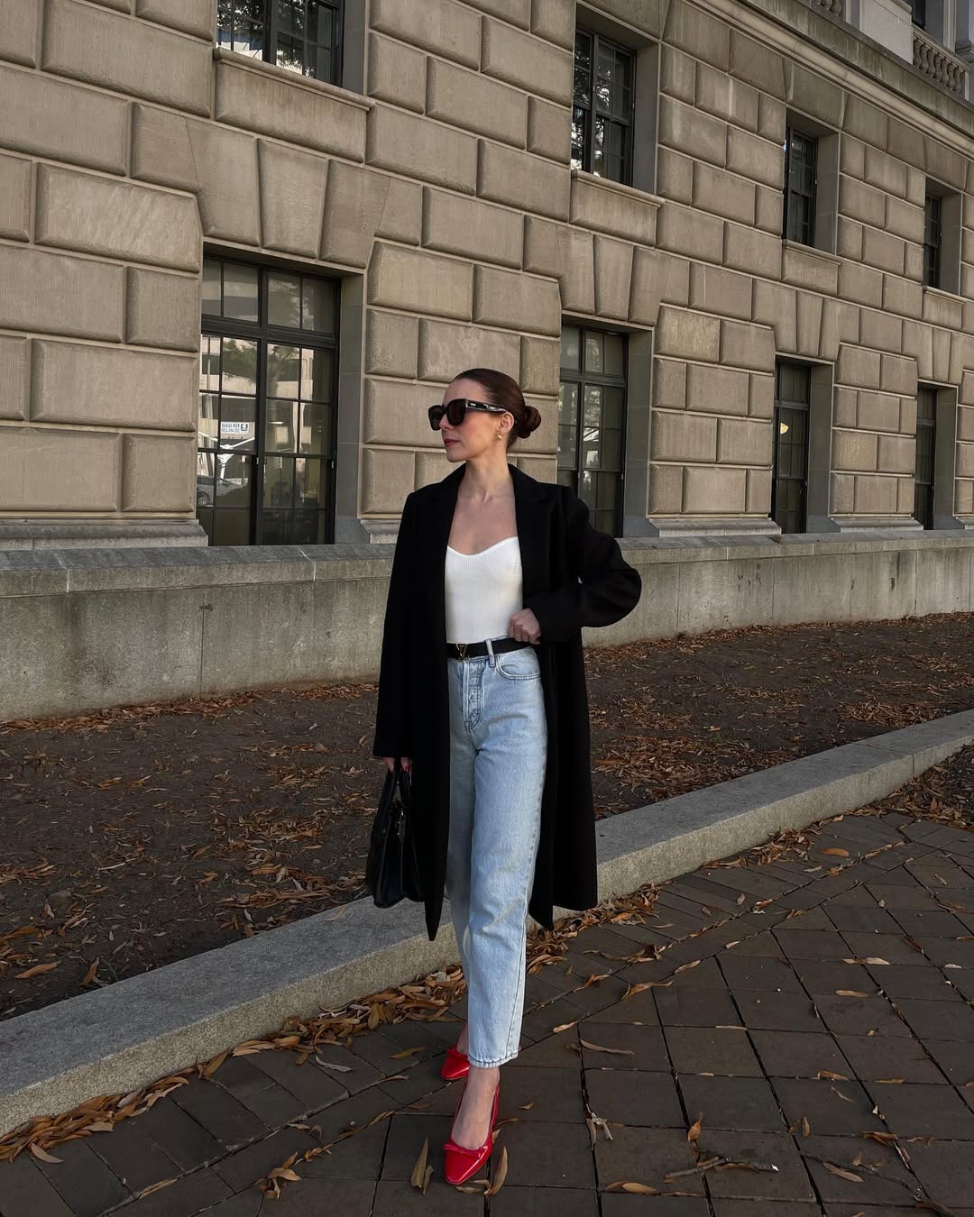 30 Chic Fall Outfits Women Will Love in 2026 7 Chic Black Blazer With Light Wash Denim And Red Pumps