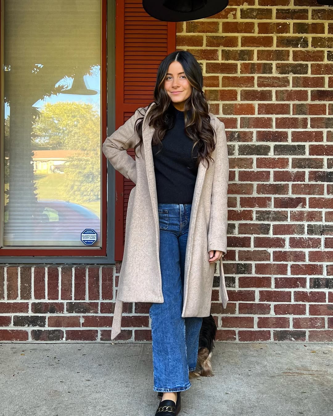 Chic Neutral Long Coat With Dark Wash Wide Legs
