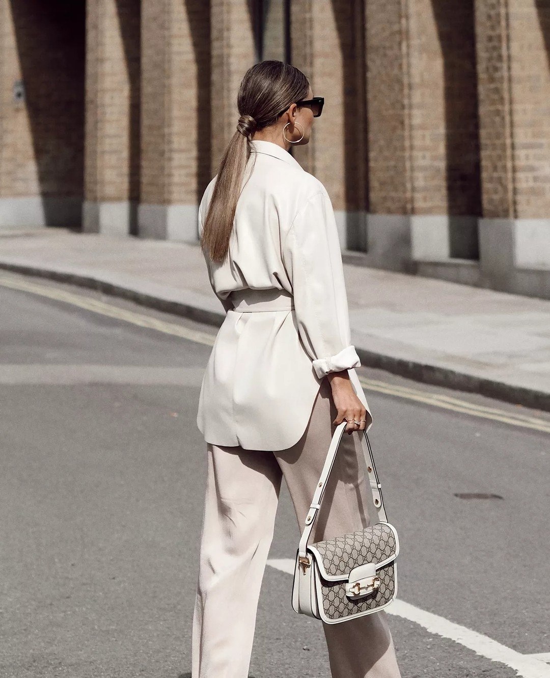 25 Fall Going Out Outfits You Need for 2026 25 Chic Neutral Toned Wide Leg Trouser Outfit