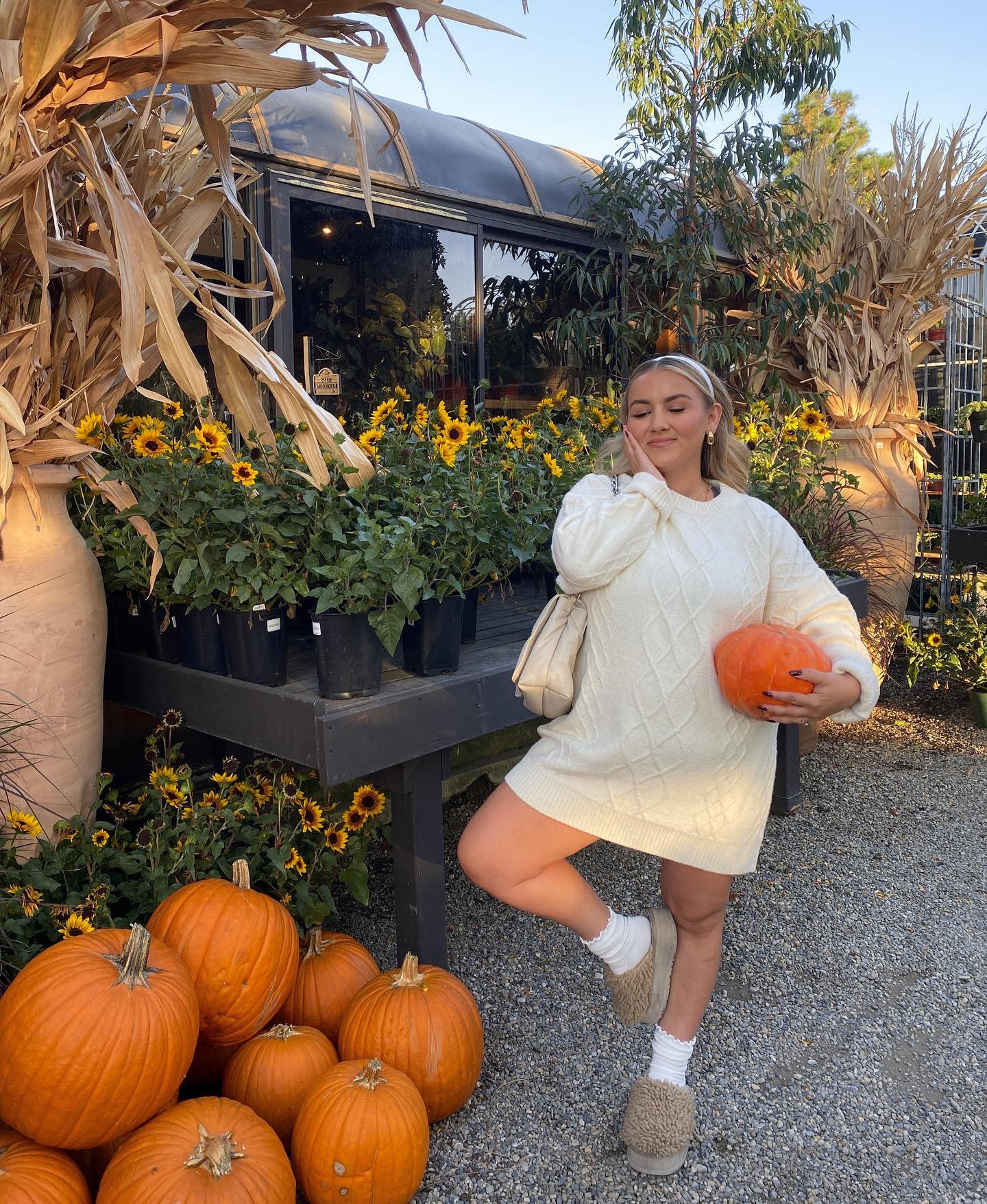 25 Fall Going Out Outfits You Need for 2026 14 Cozy Cream Cable Knit Sweater Dress With Slippers
