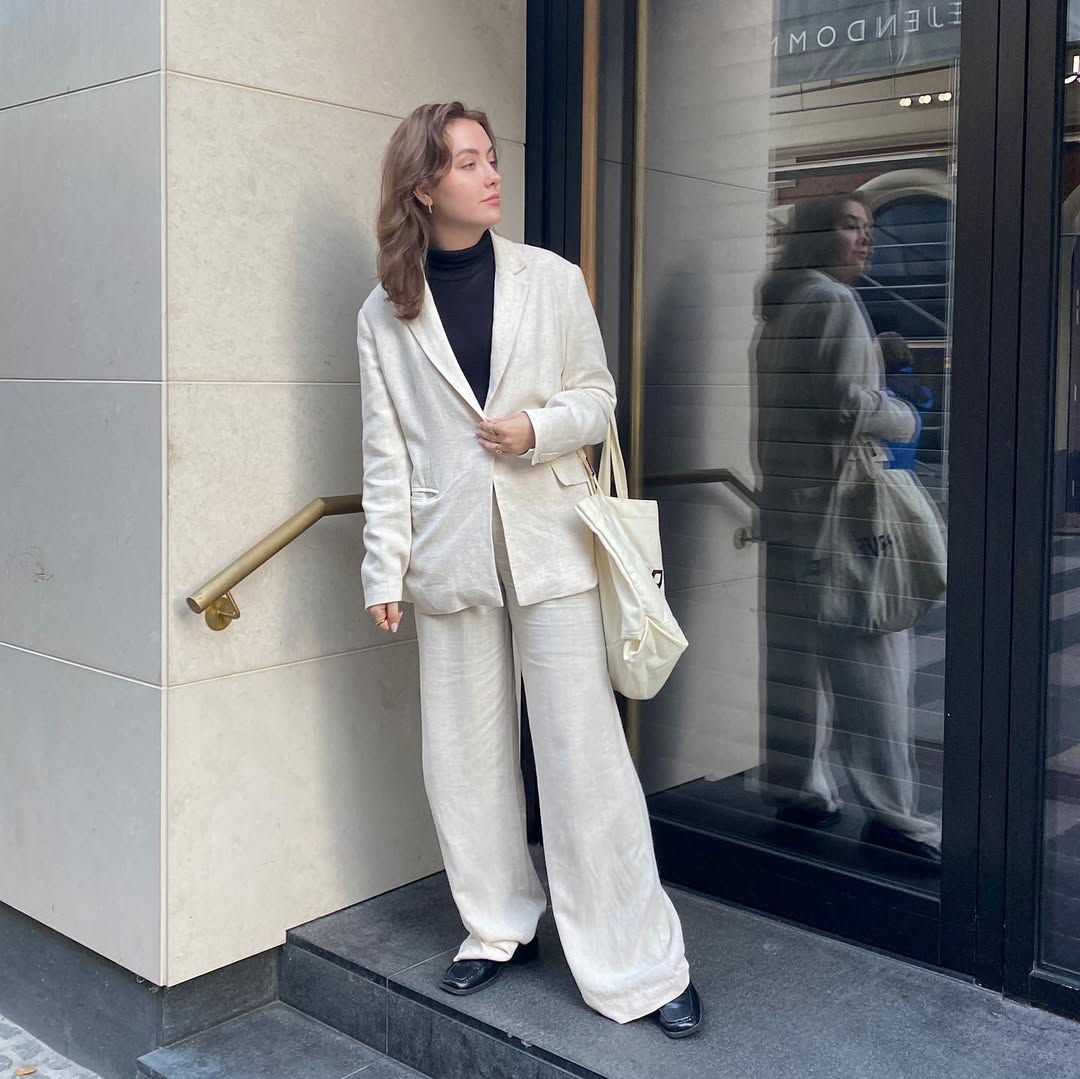 Cream Linen Suit With Black Turtleneck Fall Office Look