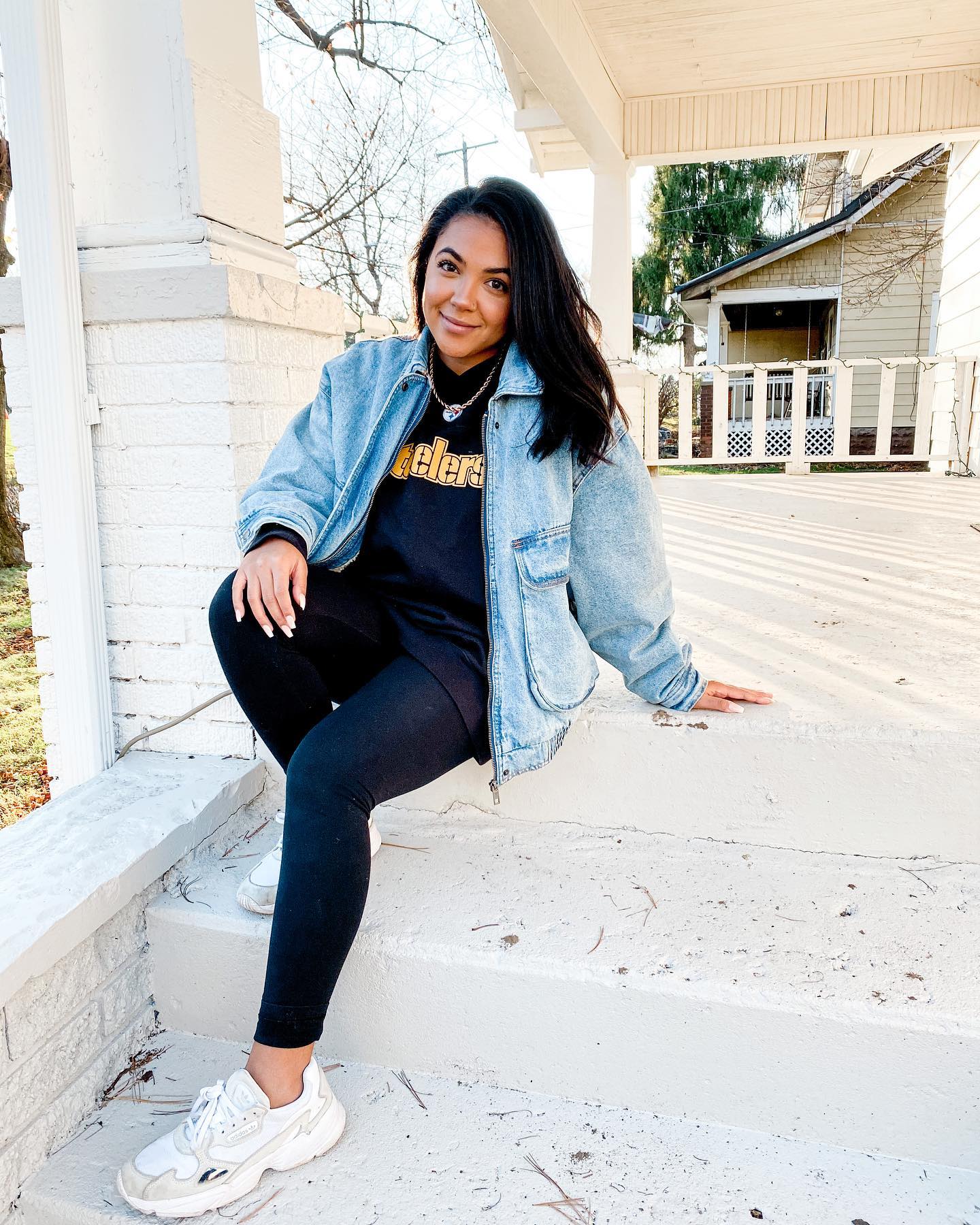 27 Jean Jacket Outfits You Need for 2026 21 Denim Jacket With Athleisure Sweatshirt And Leggings
