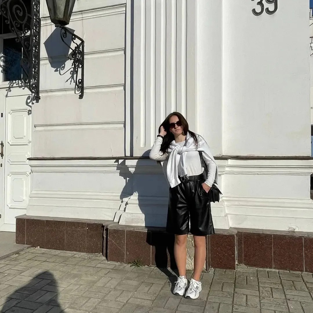 25 Epic School Outfit Ideas for 2026 You Need Now 27 Faux Leather Bermuda Shorts With Cozy Knit