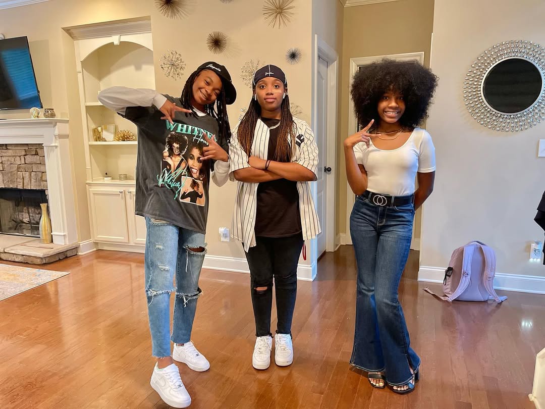 25 Back to School Outfits Middle School 2026 Trends 12 Flared Denim With Ribbed Top And Belt Accent