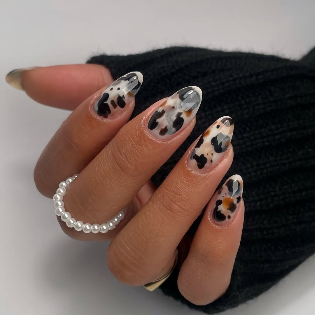 27 Tortoise Nail Trends You Need for 2026 15 Glossy Almond Tortoise Shell Nails