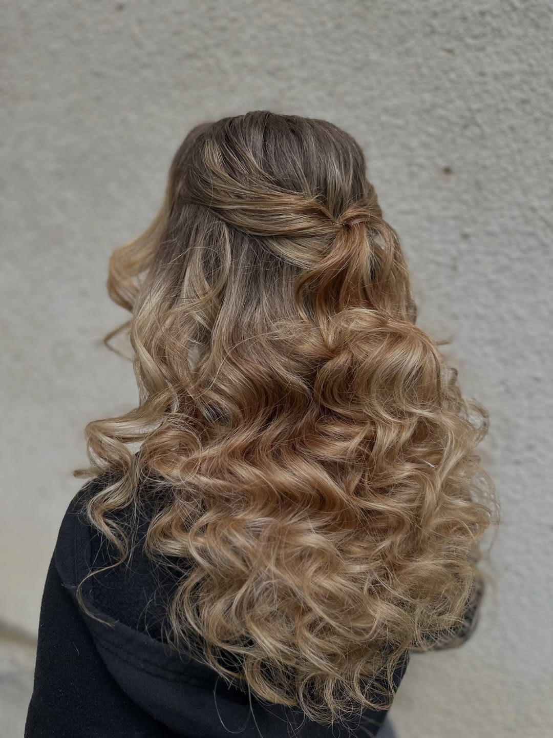Honey Blonde Curly Half-Updo With Shadow Root